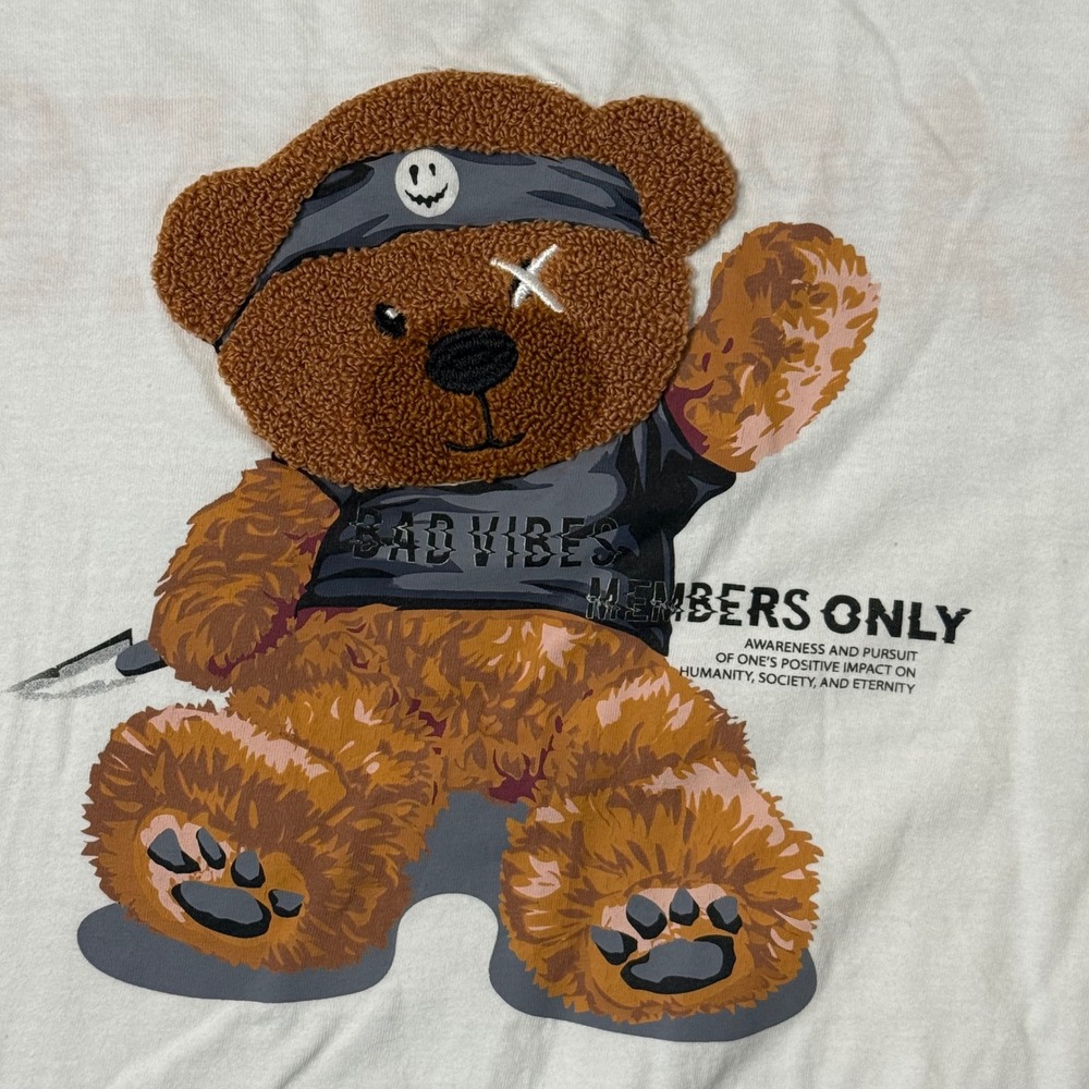 Members Only Graphic T-Shirt Mens Large White Bad Vibes Bear Chenille Patch